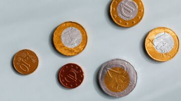 Unijna dyrektywa DAC7 już obowiązuje. Co to oznacza dla sprzedających w internecie?