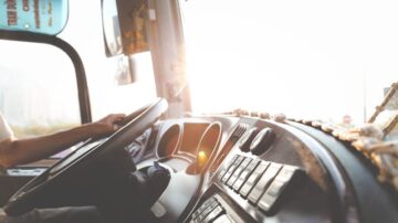 Kierowca kat. C – kim jest? Jak zdobyć uprawnienia, gdzie pracować i ile można zarobić?