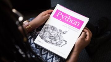 Programista Python – kim jest? Jak zacząć, gdzie pracować i ile można zarobić?