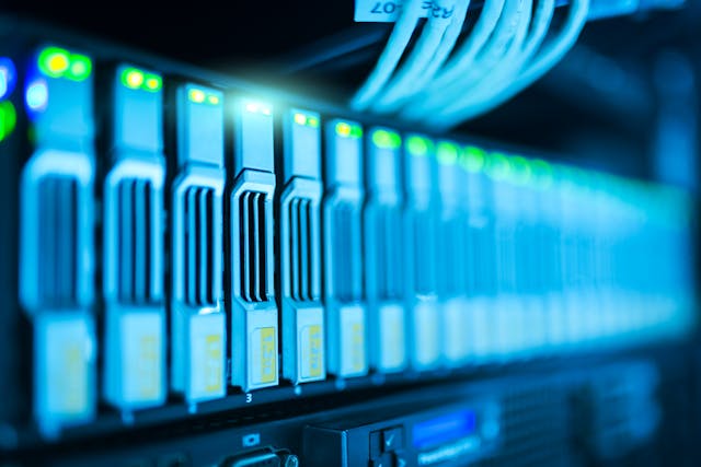 Technolog – kim jest? Jak zdobyć kwalifikacje i ile można zarobić w tym zawodzie?