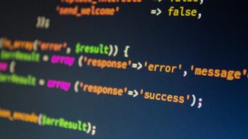 Programista PHP – kim jest? Jak zdobyć zawód i ile można zarobić?