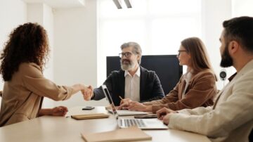 Specjalista ds. finansów – kim jest? Jak zdobyć tę posadę i ile można zarobić?
