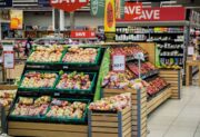 Makro tnie koszty i zamyka hale. Hurtownik pod presją strat i słabego popytu