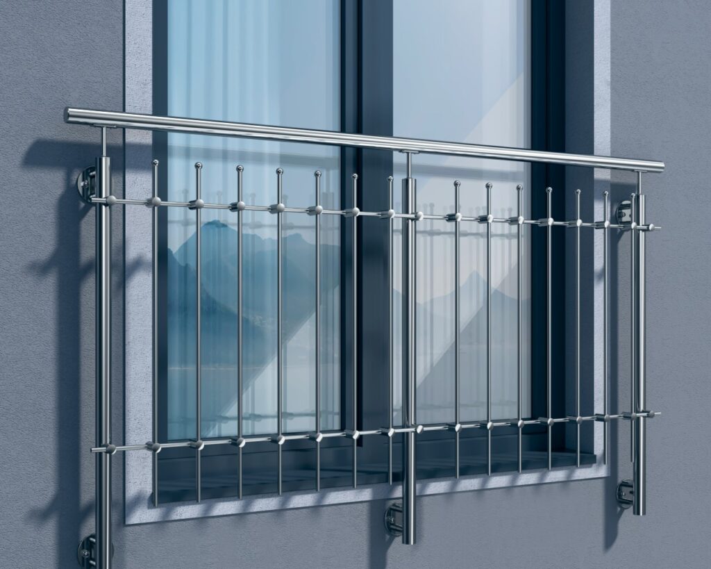 Balustrady aluminiowe i francuskie – nowoczesny kierunek w projektowaniu elewacji i przestrzeni mieszkalnych