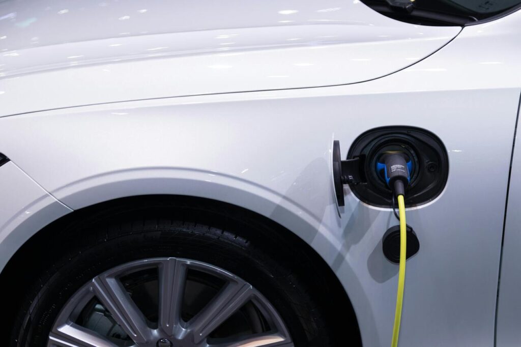 Jakie są realne zalety i wady samochodów elektrycznych