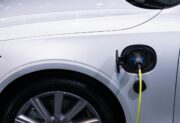 Jakie są realne zalety i wady samochodów elektrycznych