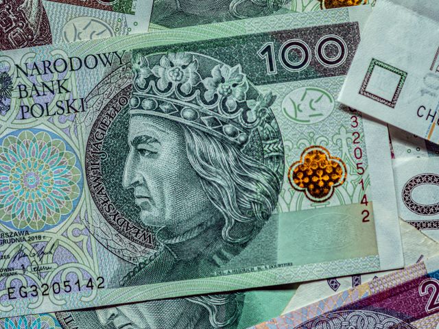 Używany telefon albo laptop bez PCC? Ministerstwo Finansów chce wyższego limitu