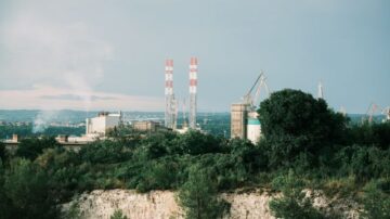 Polski przemysł wyraźnie przyspiesza. Fabryki znów nabierają tempa
