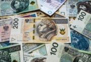 ZUS przyspiesza sierpniowe wypłaty. Część seniorów dostanie pieniądze wcześniej